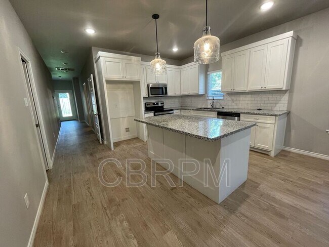 Photo - 3003 28th St