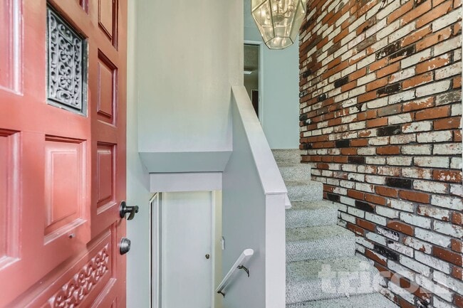 2015 NW 3rd St