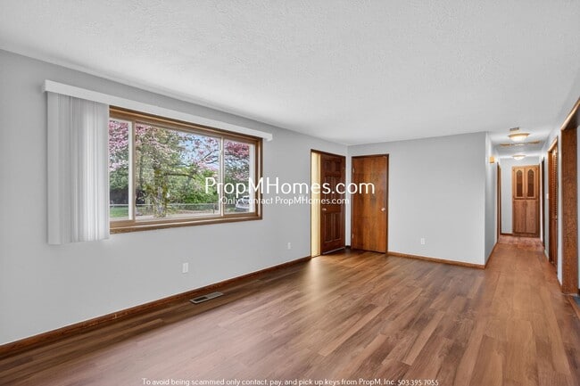 Photo - Updated Three Bedroom Home in Oregon City!