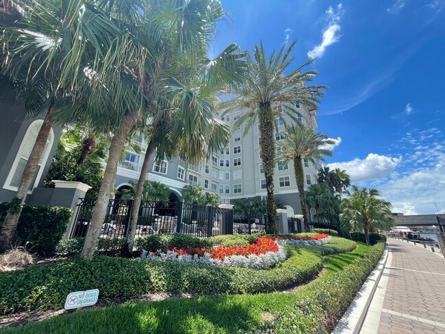 Building Photo - 700 S Harbour Island Blvd