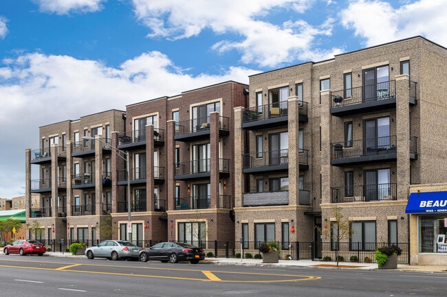 Building Photo - 6035 W North Ave Unit 1E