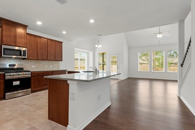 Photo - 236 Scarlet Maple Wy