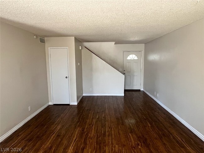 Photo - 914 Scarlet Ridge Dr