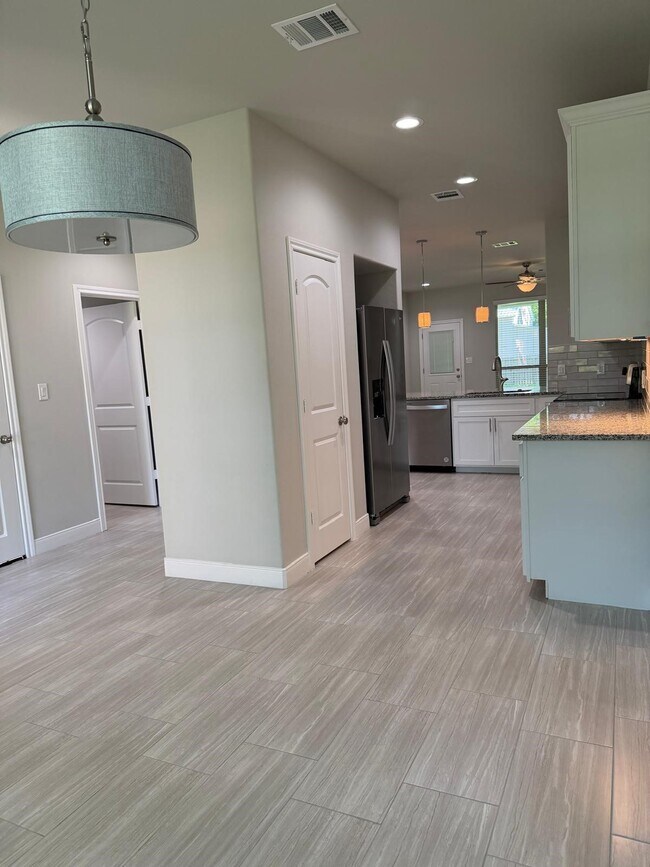 Photo - 11158 Lake Dr W