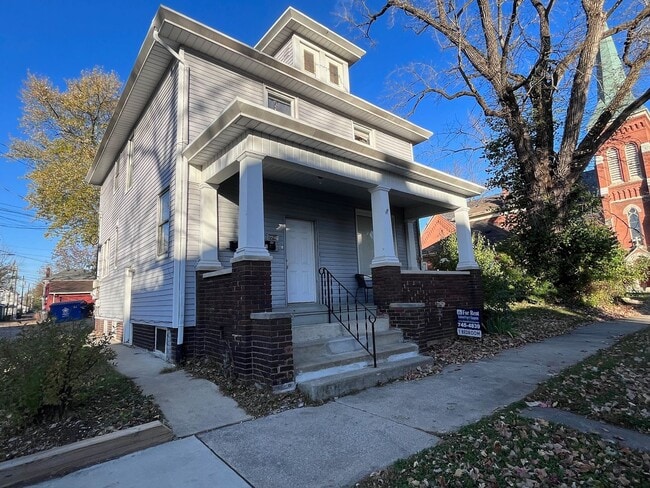 Building Photo - 2216 S Harrison St Unit Apt 2