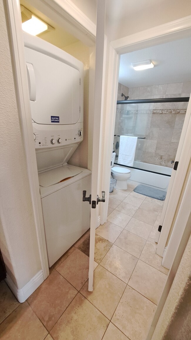 Photo - 3987 Nobel Dr Unidad 337