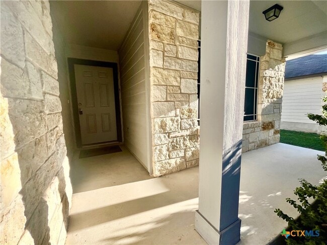 Photo - 738 Great Oaks Dr