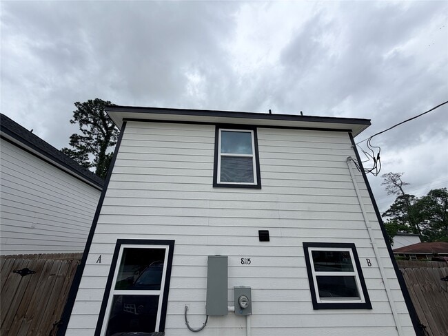 Photo - 8115 Denton St