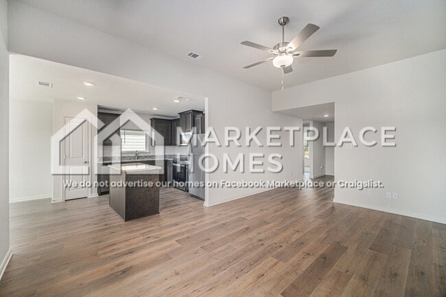 Photo - 933 Burlington Ave