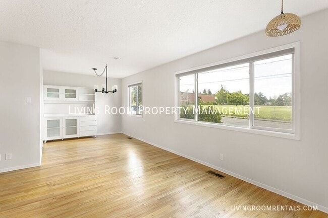Photo - 5030 NE 41st Ave