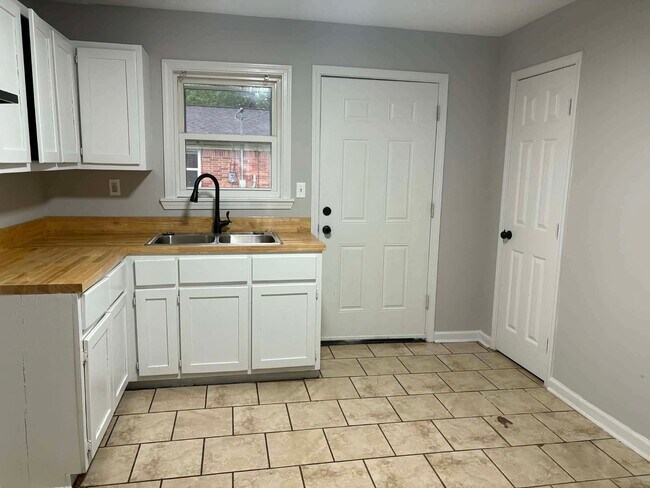 Photo - 813 Scott St