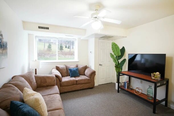 Photo - 150 N Main St Unidad B-304