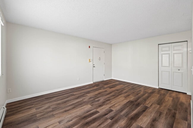 Photo - Rosco Apts-2720 Unit 103