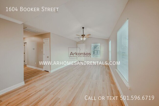 Photo - 1604 S Booker St