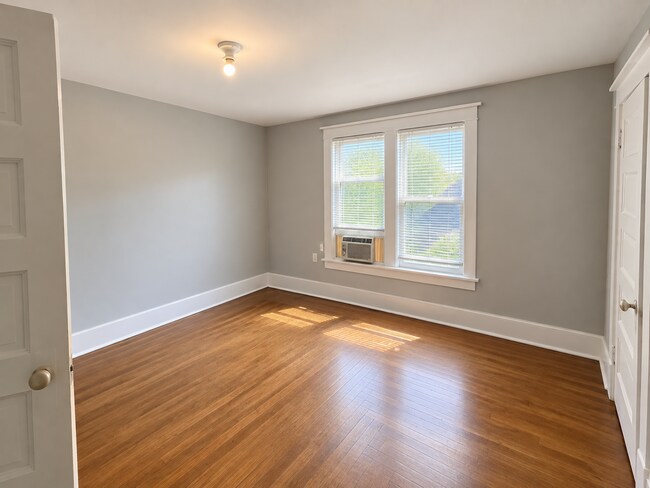 320 N Dodge St
