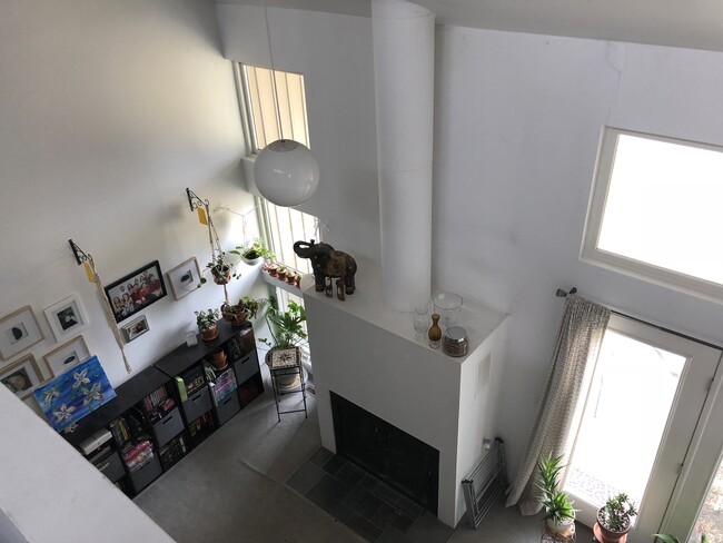 Building Photo - 1047 Danby Rd Unit D1 Rental