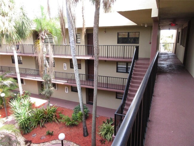 Photo - 10835 SW 112th Ave Unit 305