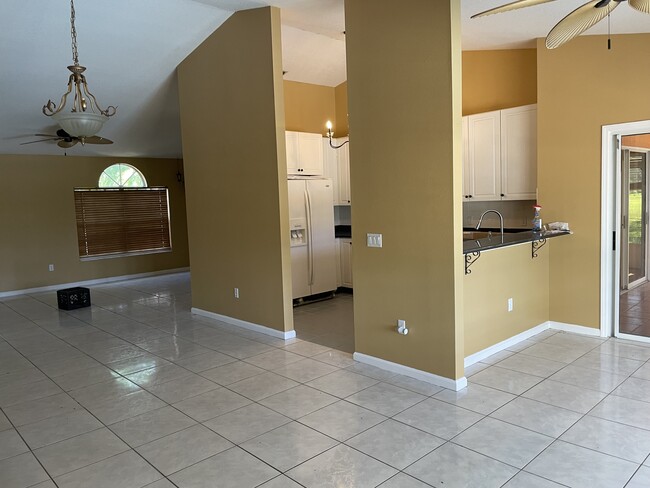 Photo - 107 Hickory Loop