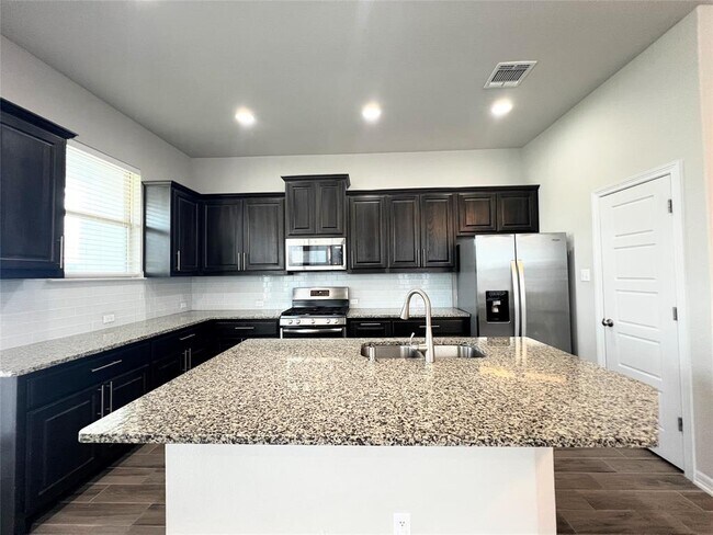 2101 Dillon Pond Ln Unit B