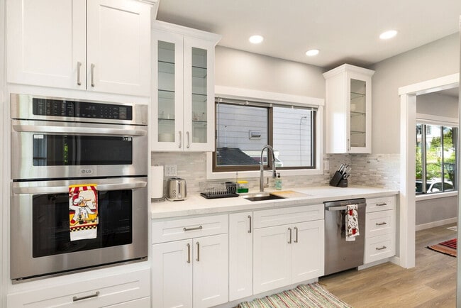 Photo - 4042 1st Ave NE Unit ID1341973P