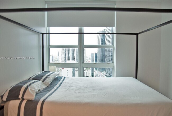 Photo - 951 Brickell Ave Unidad 3007