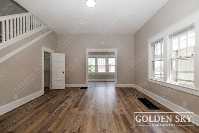 Photo - 427 S Mound St