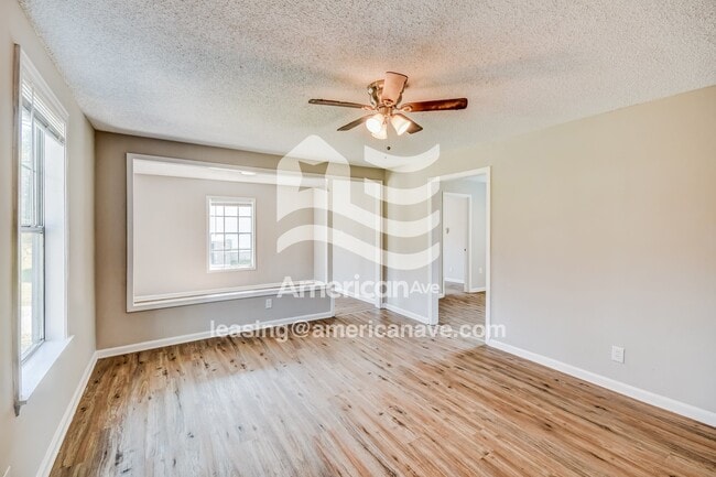 Photo - 28 Springbrook Cir
