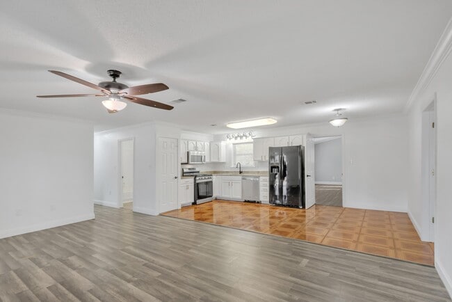 Photo - 319 Jones Rd