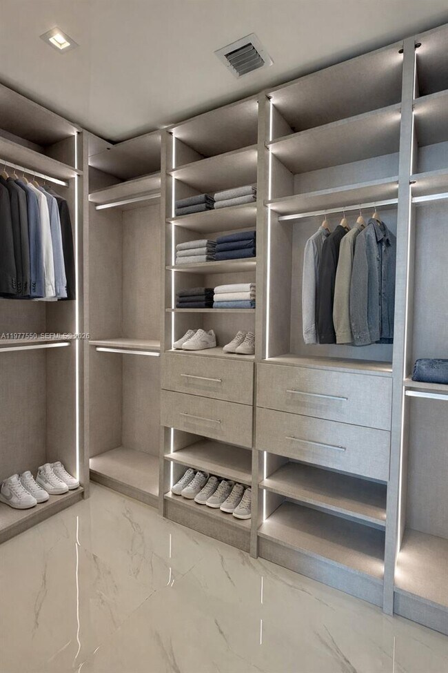 Photo - 700 NE 24th St Unit 3105