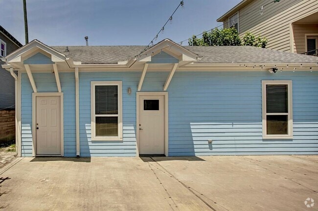 Building Photo - 1541 Ashland St Unit 3 Rental
