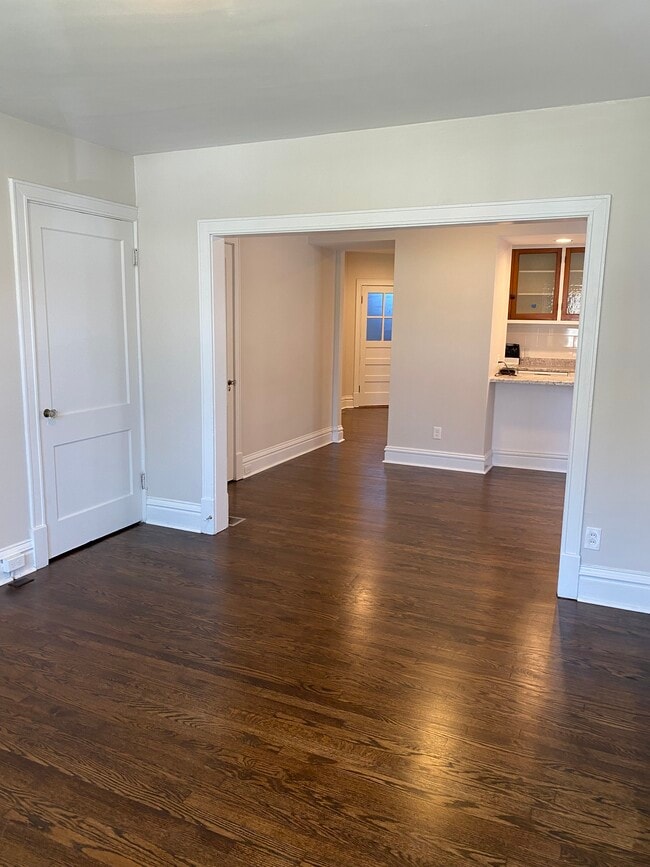 Photo - 4927 Lindenwood Ave Unit 4927