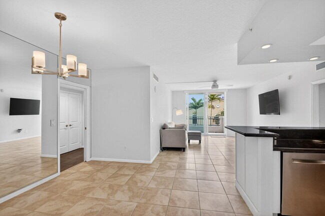Photo - 403 S Sapodilla Ave Unit 307