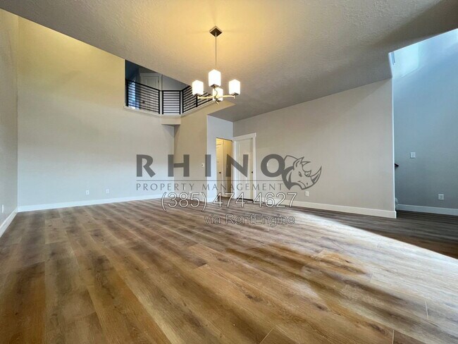 4318 W Rex Peak Wy