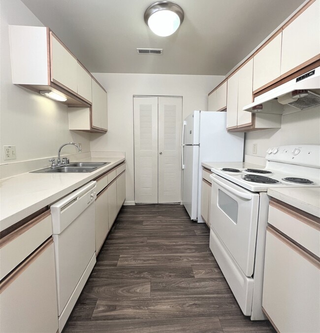 Port - Kitchen