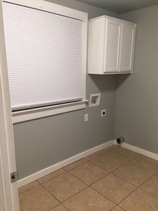 Photo - 1123 W Maple Ave