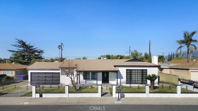 Photo - 7726 Blanchard Ave