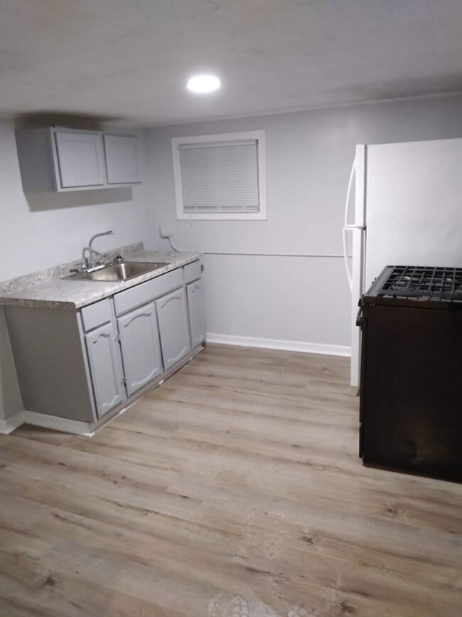 Photo - 821 Becker St Unidad Becker Garden