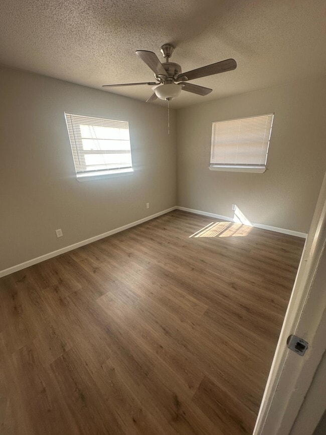 Photo - 3414 Kingston Rd