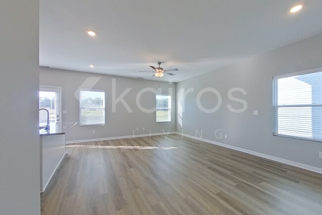 Photo - 888 Silent Barge Cv