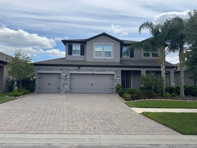 Building Photo - Spacious 5-Bedroom Riverview Home
