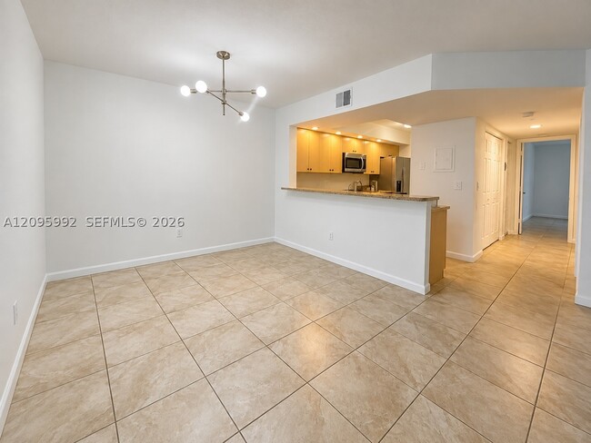 18870 NW 57th Ave Unidad 202