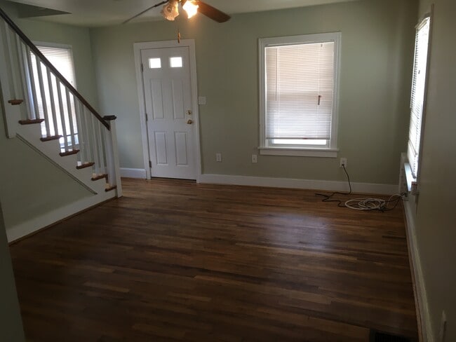 Photo - 70 New London Rd