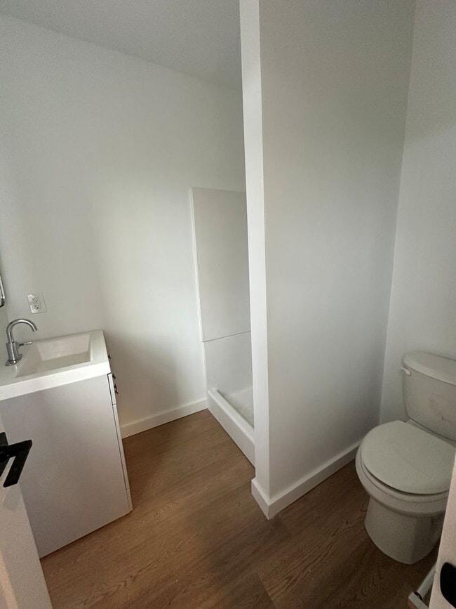 Photo - Welcome to the Oswalds Place Apartments! Unit 729 West Ave 2nd Floor