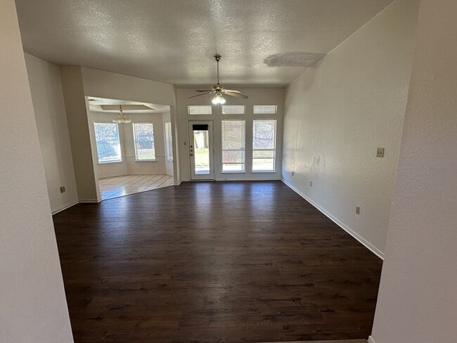 Photo - AVAILABLE NOW! 3 Bed 2 Bath