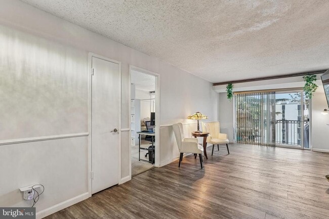 Building Photo - 60 S Van Dorn St Unit 511