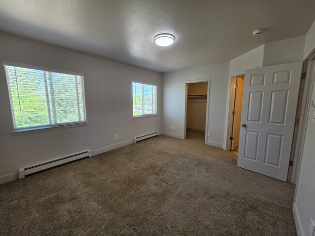 Photo - 3 Bed 2 1/2 Bath in Fruitvale