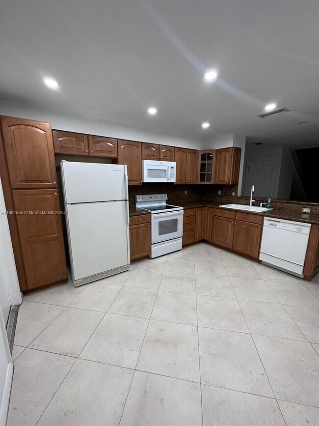 Photo - 991 Sevilla Cir