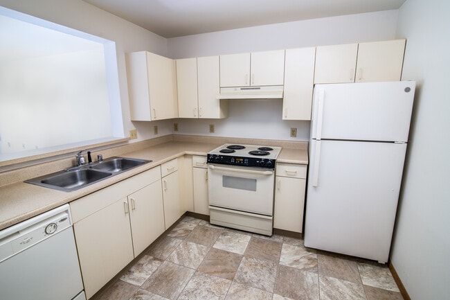 Hillside Woods Senior Apartments I & II