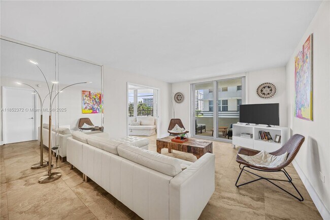 Photo - 5555 Collins Ave Unit 4B