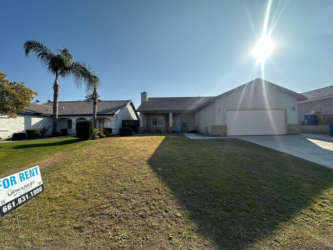 Charming 4-Bedroom Rental in Bakersfield, CA - Charming 4-Bedroom Rental in Bakersfield, CA